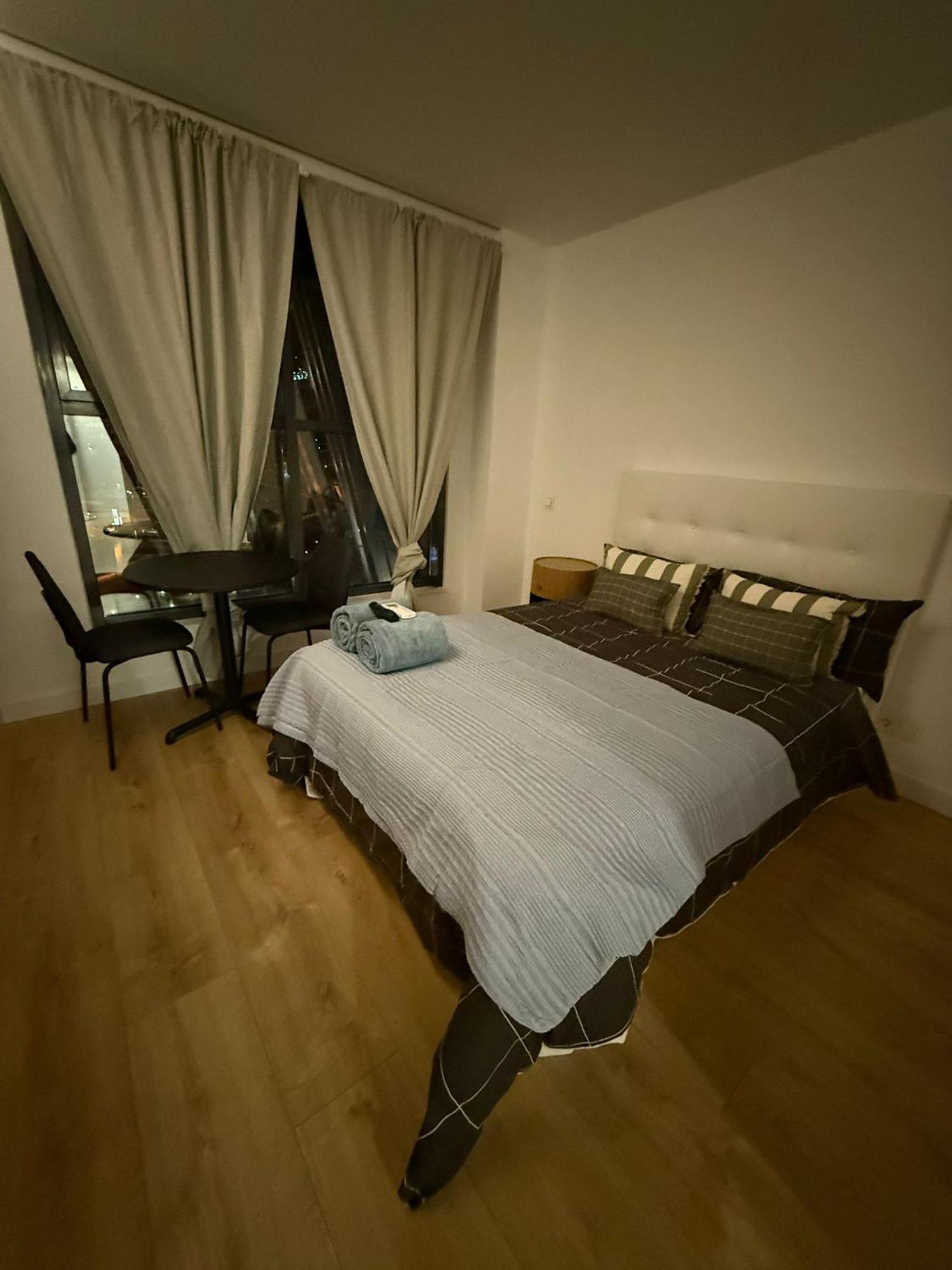 To Room Madrid Castellana المظهر الخارجي الصورة