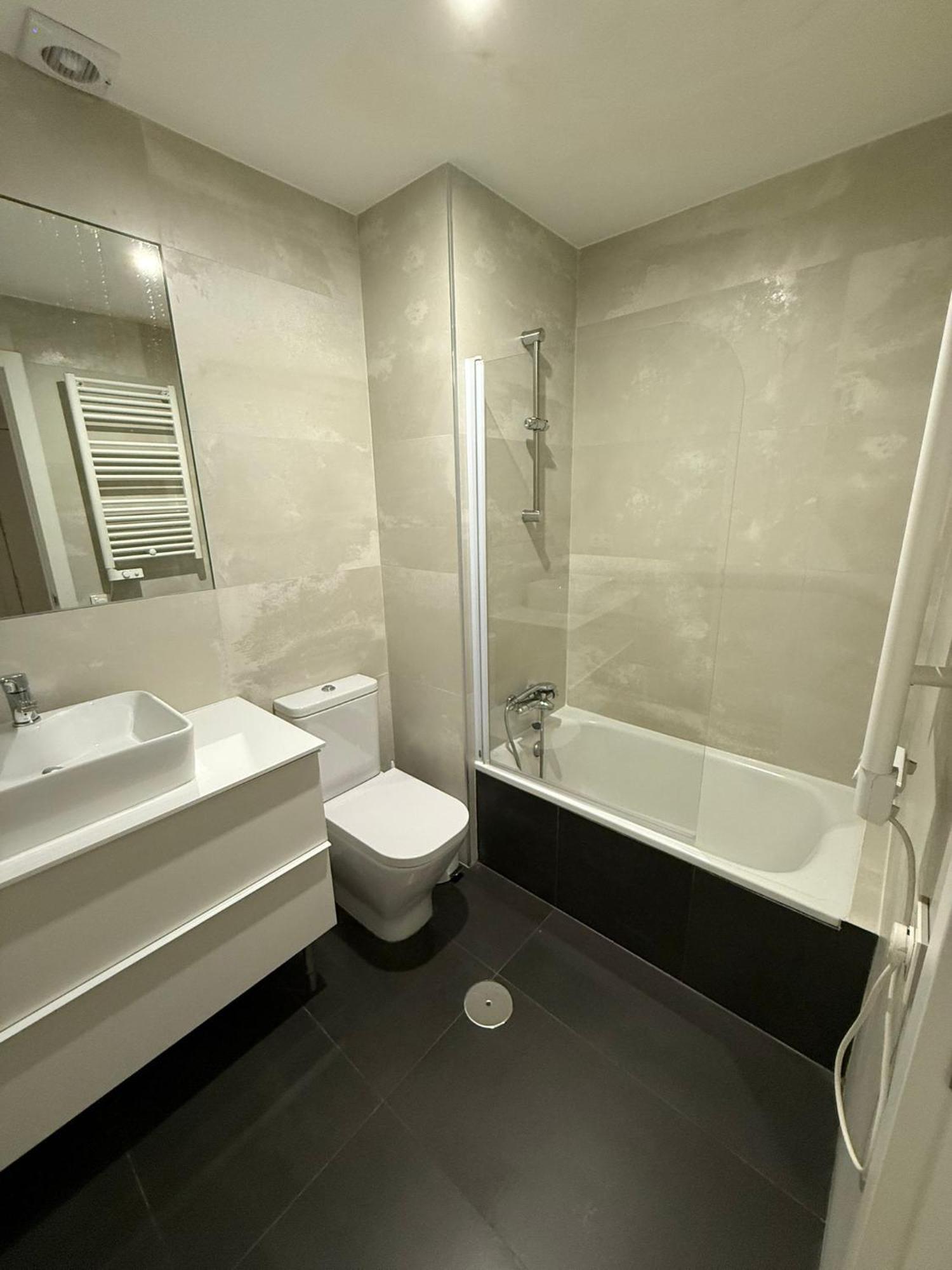 To Room Madrid Castellana المظهر الخارجي الصورة