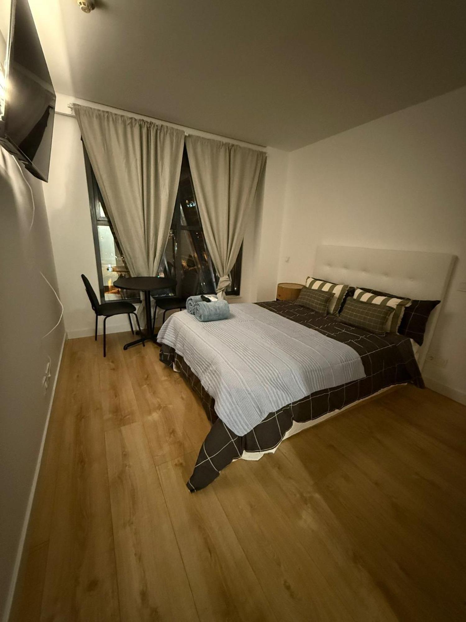 To Room Madrid Castellana المظهر الخارجي الصورة